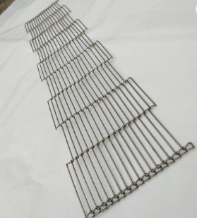 De Draadriem op hoge temperatuur Mesh For Eggs Conveyor van de Roestvrij staalkleder