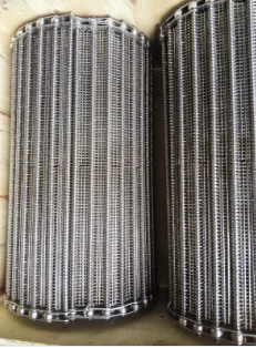 Het roestvrije Spiraalvormige Materiaal van Mesh Panels For Food Conveyor van de Diepvriezerriem Geweven Draad